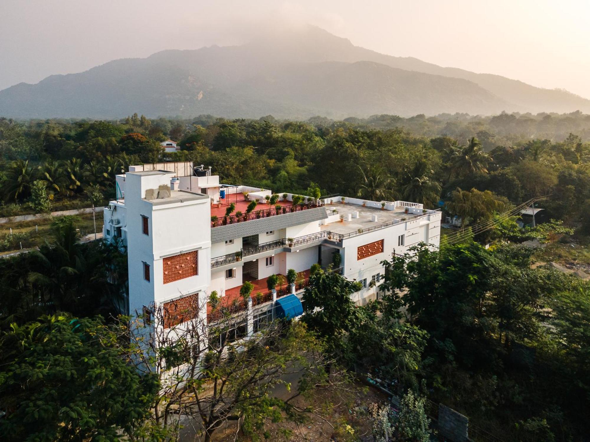 Aashreya Suites Tiruvannāmalai Εξωτερικό φωτογραφία
